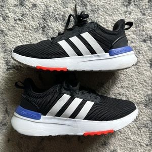 Kids Adidas Cloudfoam sneakers size 2